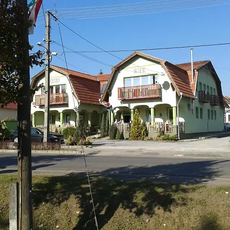 Megallo Wellness Panzio