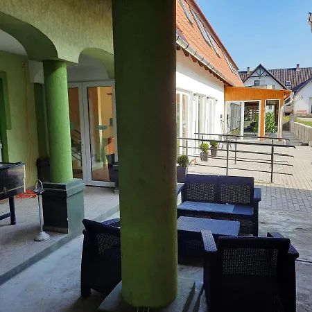 Konukevi Megallo Wellness Panzio 3*