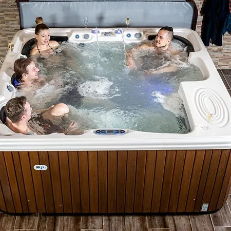 Megallo Wellness Panzio Palhaza