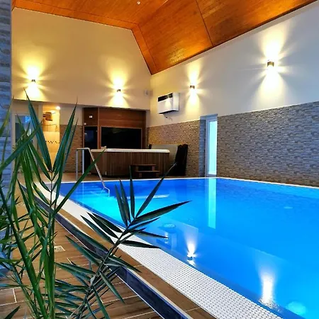 Megallo Wellness Panzio