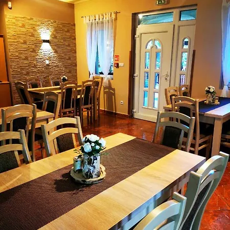 Megallo Wellness Panzio 게스트하우스 3*