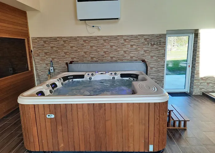 Megallo Wellness Panzio Konukevi