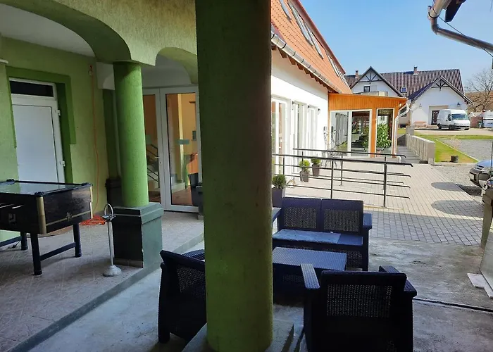 Konukevi Megallo Wellness Panzio 3*