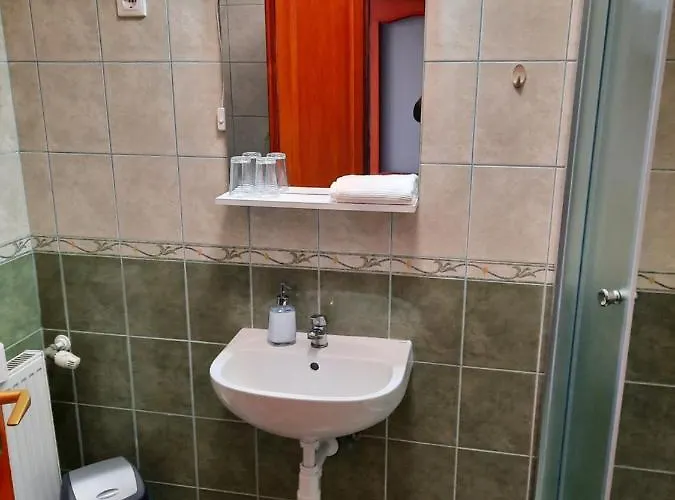 Konukevi Megallo Wellness Panzio 3*