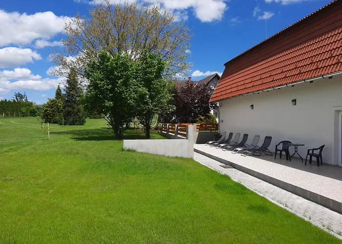 Megallo Wellness Panzio Konukevi Palhaza